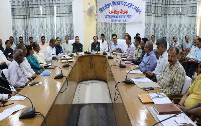 Sirmour News: मनरेगा के तहत अब तक 100760 जॉब कार्ड प्रदान किए! प्रधानमंत्री आवास योजना के तहत 1990 घर निर्मित