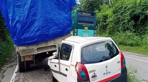 Accident In Himachal: तेज रफ्तार गाड़ी ने सड़क किनारे खड़े ट्रक को मारी टक्कर! हादसे में दो युवक……