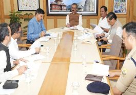 मुख्यमंत्री ने की आपात बैठक: बेली पुलों के निर्माण को दिए आदेश! बोले- हिमाचल में बादल फटने से 50 लोग लापता