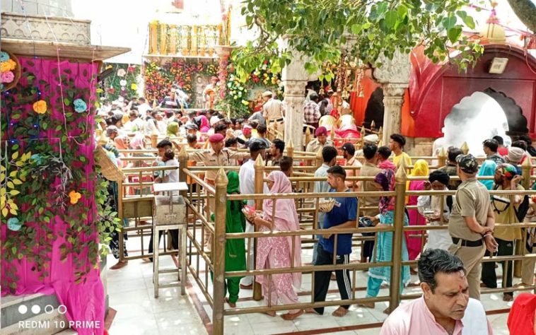 Naina Devi Temple: शक्तिपीठ श्री नैना देवी मंदिर में 60 हजार श्रद्धालुओं ने टेका माथा! लाखों रूपए का चढ़ा चढ़ावा