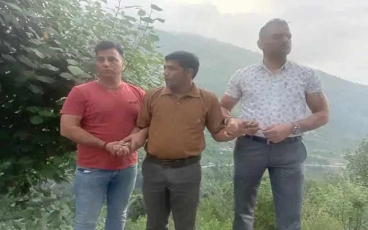 Himachal Latest News: हिमाचल में रिश्वत लेते पकड़ा वन विभाग का चौकीदार! विजिलेंस ने जाल बिछा ऐसे किया काबू