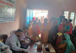 Sirmour News: काला अंब में मुफ्त स्वास्थ्य जाँच शिविर का आयोजन! निशुल्क टेस्ट कर दवाइयां की वितरित