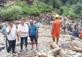 Himachal Cloudburst: 8 मृतकों के परिवारों को 4-4 लाख! एपीएमसी अध्यक्ष ने राहत और बचाव कार्यों का लिया जायजा