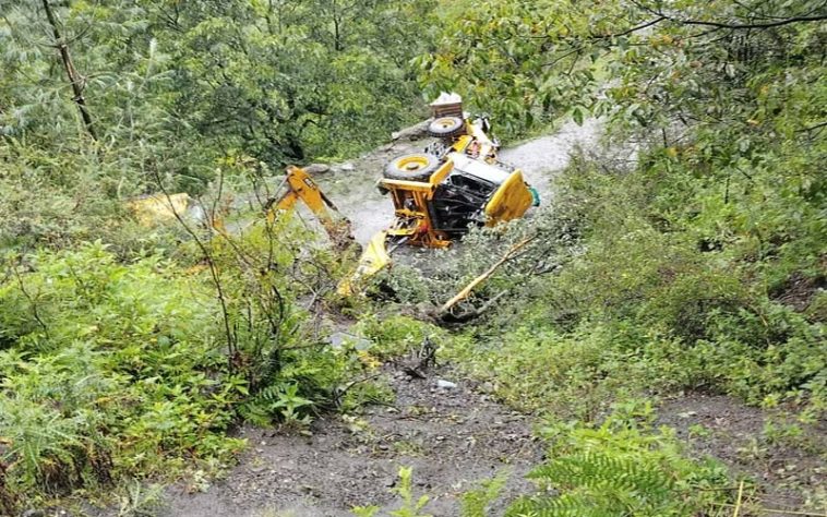 Accident In Himachal: हिमाचल में जेसीबी मशीन हादसे का शिकार! मल्टी टास्क वर्कर की मौत