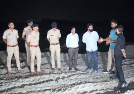 HP News: अवैध खनन पर जिला प्रशासन की कड़ी कार्रवाई! डीसी ने खुद दी दबिश, खननकारियों पर दो एफआईआर