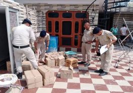 Himachal Crime News: घर में चल रहा था शराब की खरीद-फरोख्त का धंधा! पुलिस ने 271 पेटियां की बरामद
