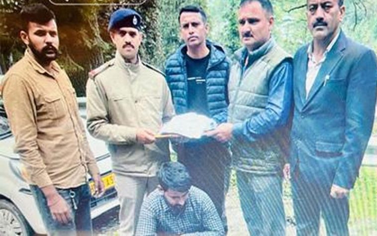 Himachal Crime News: हिमाचल में 468.380 ग्राम चिट्टा पकड़ा! अब तक की सबसे बड़ी खेप, जम्मू-कश्मीर का तस्कर काबू