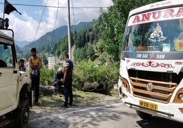 Accident In Himachal: निजी बस और जीप के बीच जोरदार भिड़ंत! चार यात्री जख्मी