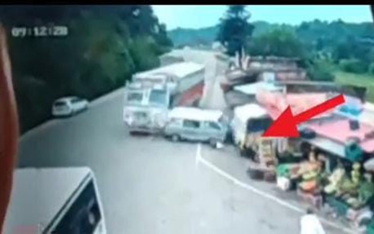 Accident In Himachal: हिमाचल में तेज रफ्तार ट्रक का कहर! तीन गाड़ियों को बुरी तरह रौंदा