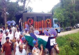 HP News: हिमाचल के सीआरपीएफ जवान का निधन! बेटे ने पिता को दी मुखाग्नि