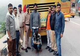 Himachal Crime News: एएनटीएफ सहित पुलिस की बड़ी कार्रवाई! वोल्वो बस से पकड़ी चिट्टे की बड़ी खेप