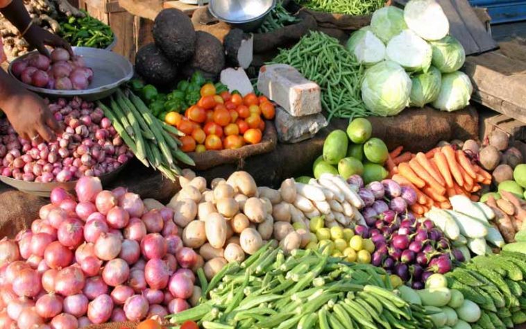 Vegetable Price Hike: सब्जियों के दाम नहीं दे रहे लोगों को राहत! प्याज 60 तो टमाटर अभी भी 80, जानिए कब घटेंगे दाम