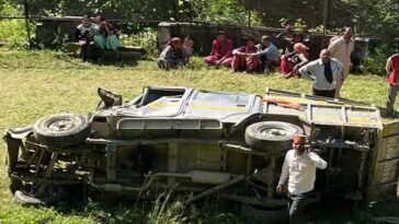 Accident In Himachal: घर पहुंचने से चंद ही दूरी पर युवक को खींच ले गई मौत! बोलोरो कैंपर के खाई में गिरने से बुझा घर का चिराग