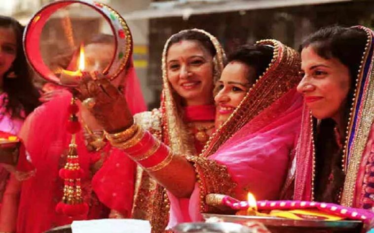 Karva Chauth 2024: हिमाचल में शाम इतने बजे दिखेगा चांद! सुहागिनों ने पति की लंबी आयु के लिए रखा करवाचौथ व्रत