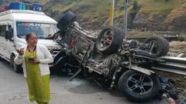 Accident In Himachal: बेकाबू होकर NH पर गिरी थार! हादसे में दो युवकों की मौत, तीसरा घायल