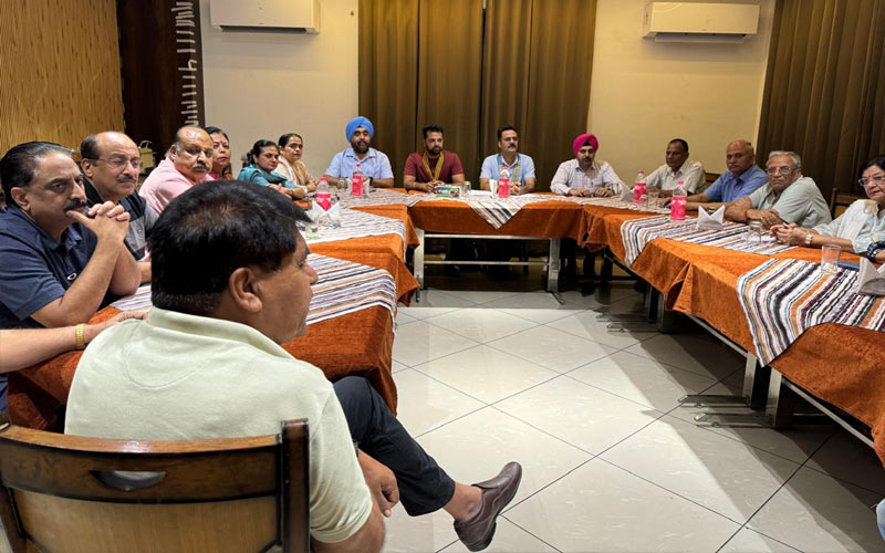 Paonta Sahib: रोटरी क्लब की बैठक में इन आगामी मुद्दों पर हुई चर्चा! जनहित में किए जाएंगे ये काम