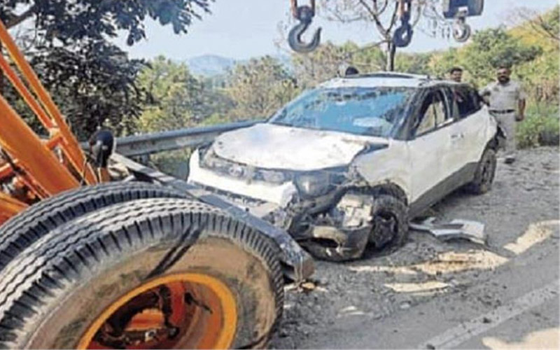 Accident In Himachal: बेसहारा पशुओं को बचाने के चक्कर में गाड़ी हादसे का शिकार! पांच छात्र जख्मी