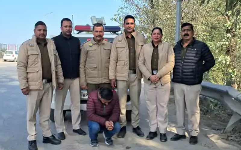 Himachal Crime News: एचआरटीसी बस से पकड़ी 4.702 किलोग्राम चरस! जम्मू-कश्मीर का तस्कर गिरफ्तार