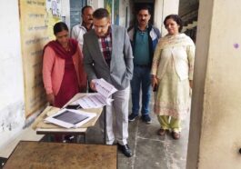 Sirmour News: डीसी ने राजकीय कन्या वरिष्ठ माध्यमिक पाठशाला का किया निरीक्षण! जांची मिड डे मील