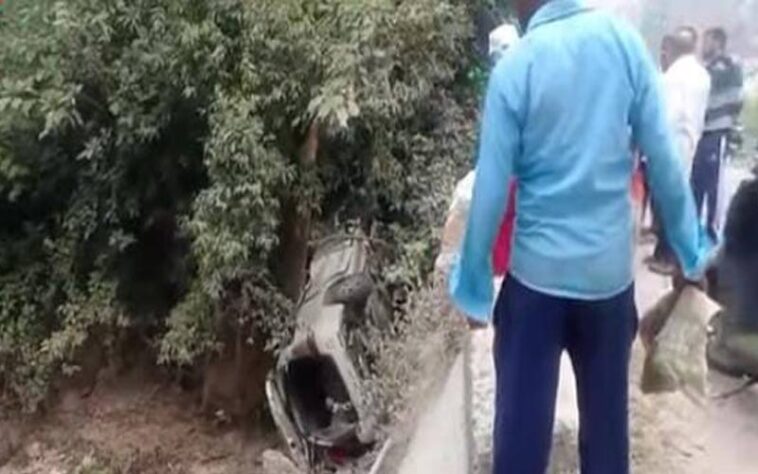 Accident In Himachal: नाले में गिरते ही कार में भड़की आग! मां-बाप के इकलौते बेटे की मौत