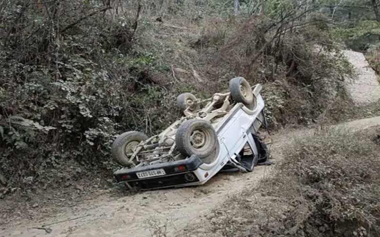 Accident In Himachal: सड़क से लुढ़क कर लिंक रोड में गिरी जीप! एक की मौत तो दूसरा घायल