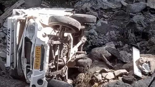 Accident In Himachal: नाले में गिरी सब्जी से लदी पिकअप! गिरते ही उड़े परखच्चे, हादसे में चालक…