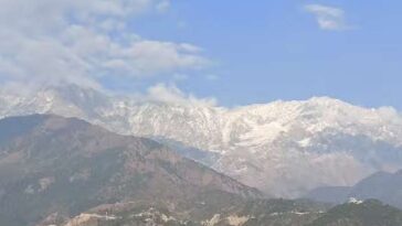 Snowfall In Himachal: धौलाधार सहित मंडी-चंबा की चोटियां भी बर्फ से हुई सफ़ेद! तापमान में गिरावट