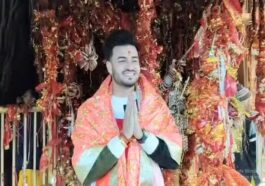 Himachal Latest News: मशहूर पंजाबी भजन गायक मणि लाडला ने चिंतपूर्णी मंदिर में नवाया शीश