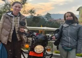 Himachal News Update: मां बगलामुखी मंदिर पहुंची विदेशी महिला श्रद्धालु! वाहन की करवाई पूजा
