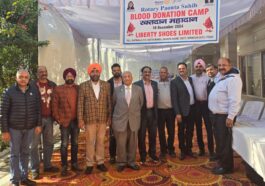 Paonta Sahib: लिबर्टी शूज़ में ब्लड डोनेशन कैंप का आयोजन, कर्मचारियों की रही अहम भूमिका