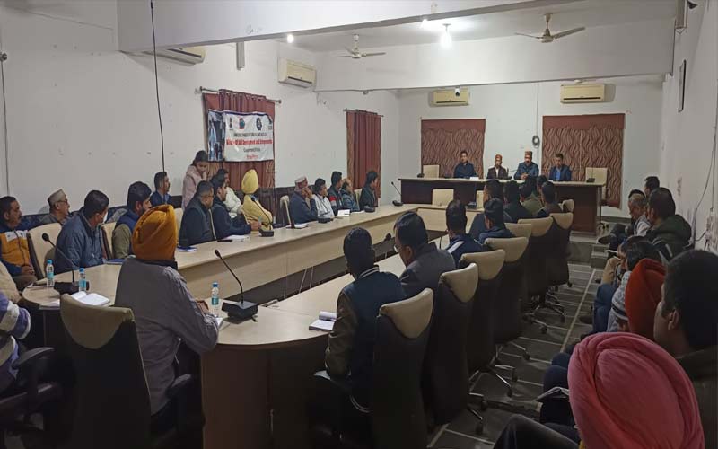 Paonta Sahib: प्रदूषण रोकने के लिए उद्योगों को नई गाइडलाइन जारी! चैंबर भवन में हुआ बैठक का आयोजन