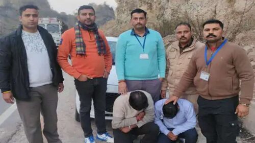 Himachal Crime News: पुलिस की स्पेशल टीम ने गाड़ी से पकड़ी चरस सहित भांग! दो युवक गिरफ्तार