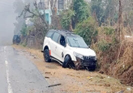 Accident In Himachal: हिमाचल में हादसे का शिकार हुई एक्सयूवी कार! चालक गंभीर घायल