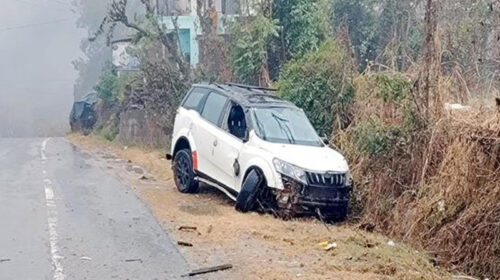 Accident In Himachal: हिमाचल में हादसे का शिकार हुई एक्सयूवी कार! चालक गंभीर घायल