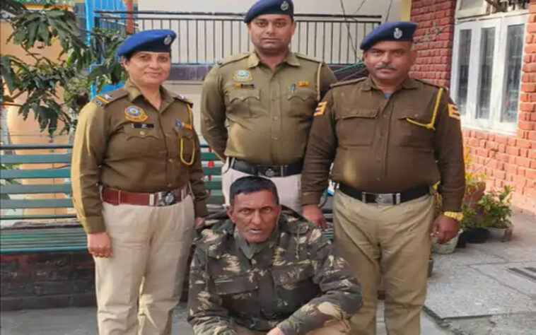 Himachal Crime News: हिमाचल में नशे की तस्करी करते पकड़ा 60 वर्षीय व्यक्ति! रेन शेल्टर में बैठा था आरोपी..