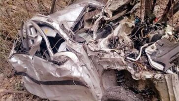 Accident In Himachal: खाई में गिरी कार! तीर्थ स्थल पर स्नान कर वापस लौट रहे JBT शिक्षक की मौत! पत्नी जख्मी