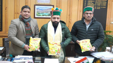 Himachal News Update: डीसी ने हिम भोग मक्की का आटा आधिकारिक तौर पर किया लॉन्च! कीमत 50 रुपए किलो