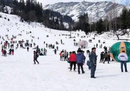 Himachal Tourism: हिमाचल में बर्फबारी के बाद बढ़ी भीड़! शिमला-मनाली तक उमड़े टूरिस्ट, होटलों में एडवांस बुकिंग