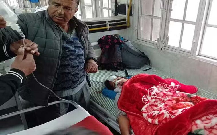 Accident In Himachal: दो कारों के बीच जोरदार टक्कर! छह लोग घायल, एक की हालत गंभीर