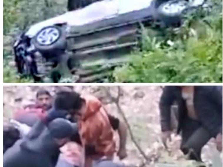 Accident In Himachal: सिरमौर में बड़ा हादसा! खाई में गिरी हरियाणा के पर्यटकों की गाड़ी