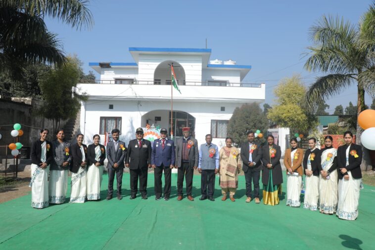 Paonta Sahib: गणतंत्र दिवस के मौके पर इंडियन पब्लिक स्कूल में बच्चों ने बिखेरा रंग! देशभक्ति के साथ रंगारंग प्रदर्शन