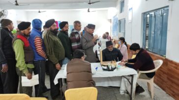 Paonta Sahib: 200 ड्राइवरों की नि:शुल्क आंख जांच, दवाई और चश्मा वितरण! मैनकाइंड फार्मा का सराहनीय प्रयास