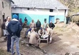 Himachal Crime News: हिमाचल में बेटे ने माँ की गला दबाकर की हत्या! आरोपी फरार