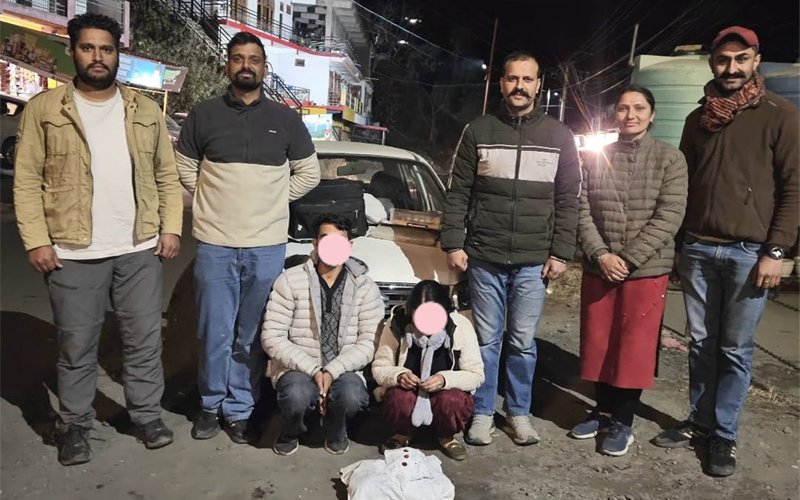 Sirmour News: सिरमौर की SIU टीम ने गाड़ी से पकड़ा चिट्टा! महिला-पुरुष काबू