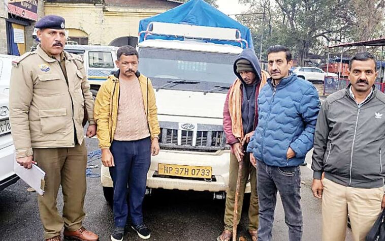 Himachal Crime News: बोलेरो जीप में हो रही थी देसी शराब की सप्लाई! आबकारी विभाग ने पकड़ी 72 पेटियां