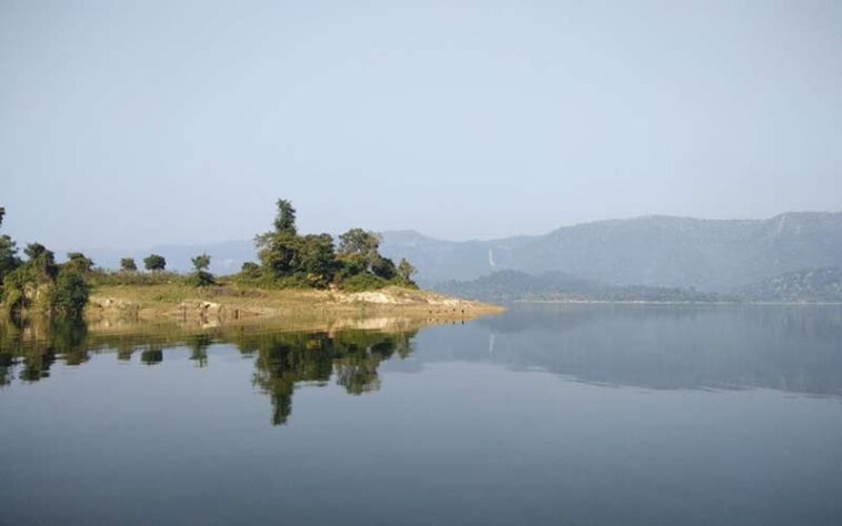 Himachal Latest News: गोविंद सागर झील में आधुनिक घाटों का होगा विकास! पर्यटन को मिलेगा बढ़ावा