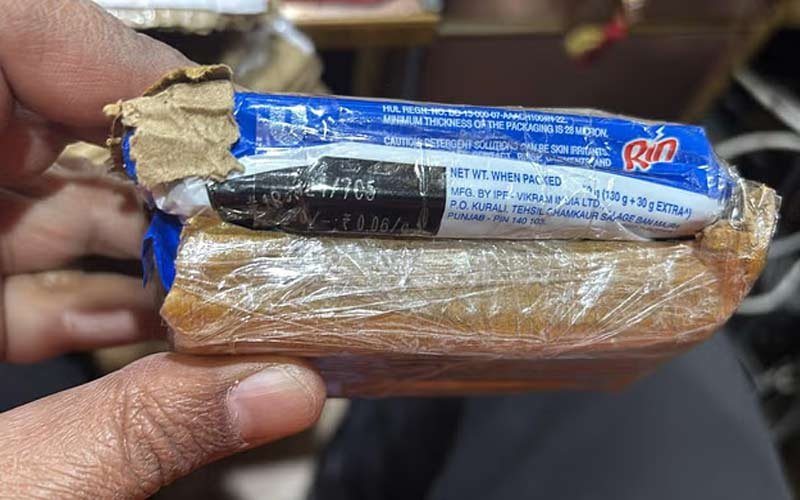 Himachal Crime News: सोशल मीडिया साइट से ऑर्डर किए स्वास्थ्य उपकरण! पार्सल खोला तो मिली रिन साबुन की टिकिया