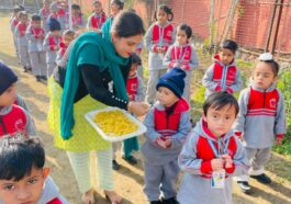 Paonta Sahib: बसंत पंचमी पर इंडियन पब्लिक स्कूल में सरस्वती की पूजन! यूं मनाया बच्चों ने पर्व