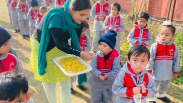 Paonta Sahib: बसंत पंचमी पर इंडियन पब्लिक स्कूल में सरस्वती की पूजन! यूं मनाया बच्चों ने पर्व