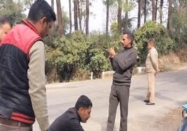 Himachal News : नाके पर खड़ी पुलिस को गाड़ी ने मारी टक्कर! एएसआई और कांस्टेबल जख़्मी हालत में अस्पताल भर्ती